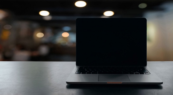 Laptop không màn hình là giải pháp thay thế cho Apple Vision Pro?